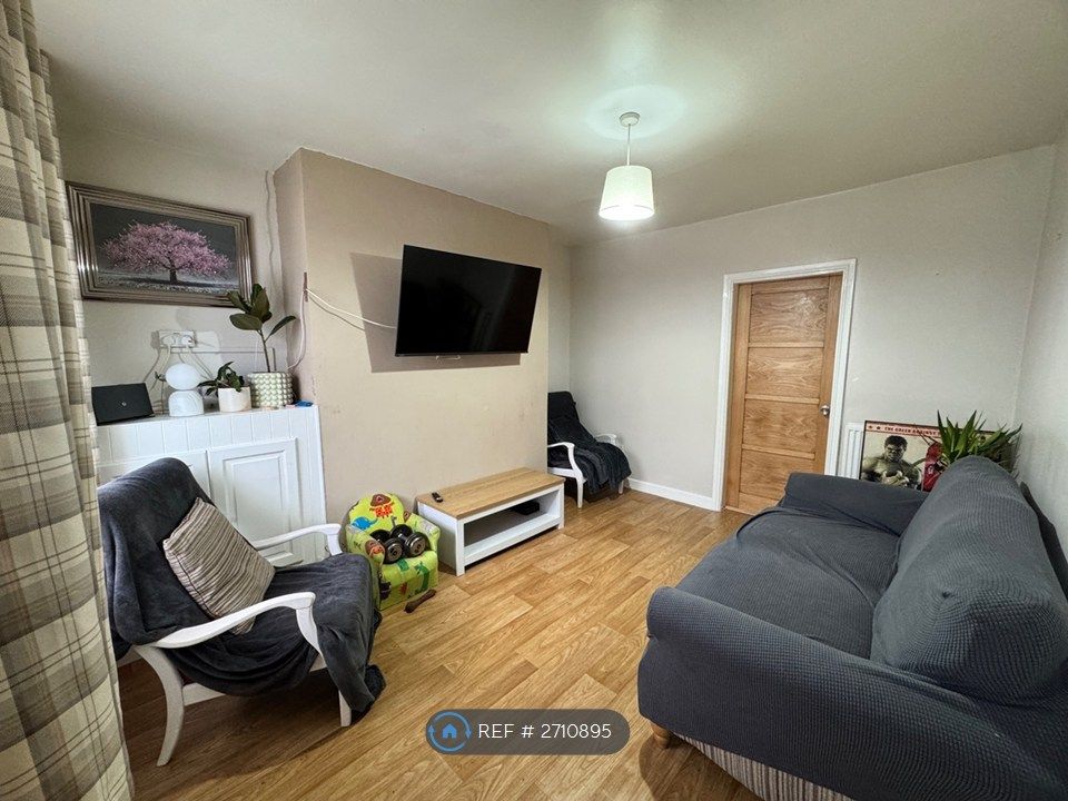 Property photo 2 of 7