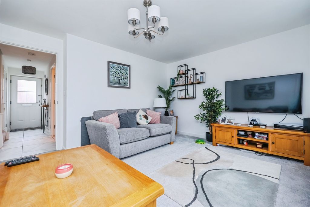 Property photo 3 of 21