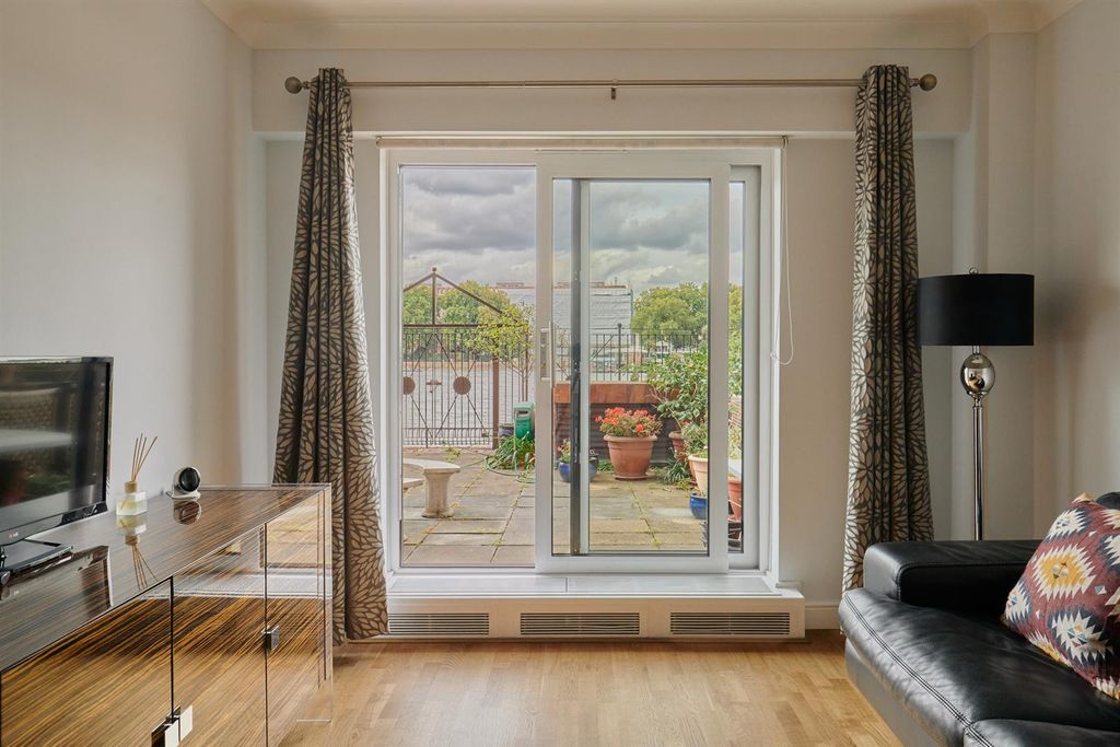 Property photo 2 of 23 2V1A8034_Hdr.Jpg