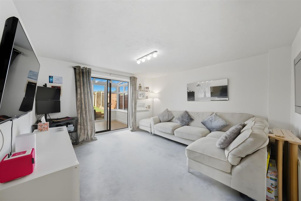 Property photo 2 of 25 A (19).Png