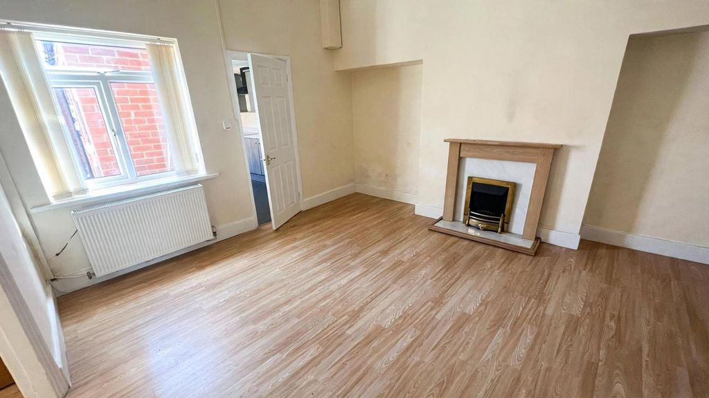 Property photo 2 of 6