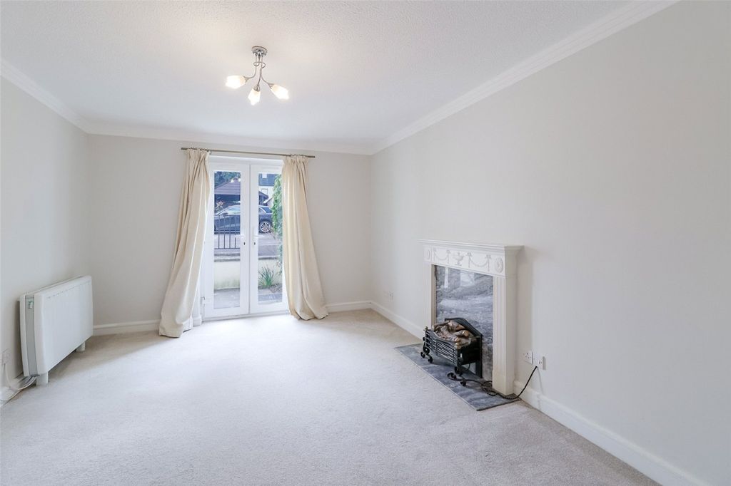 Property photo 1 of 11 Picture No. 14