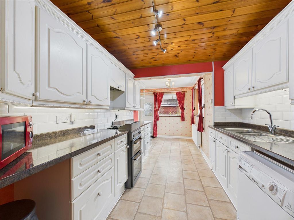 Property photo 2 of 12 Breakfast Kitchen