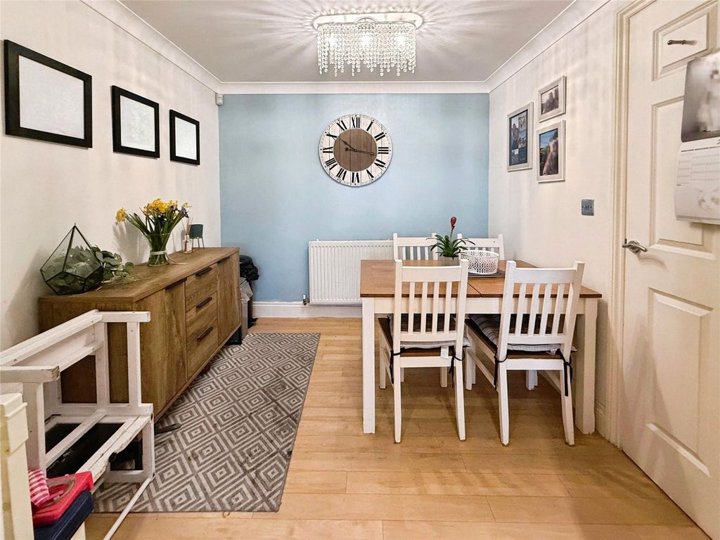 Property photo 3 of 13 =