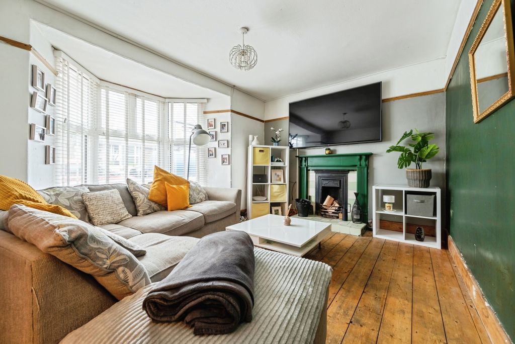 Property photo 3 of 20 Pbox-Img.Jpg