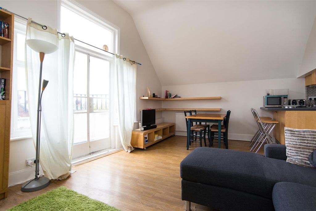 Property photo 3 of 4