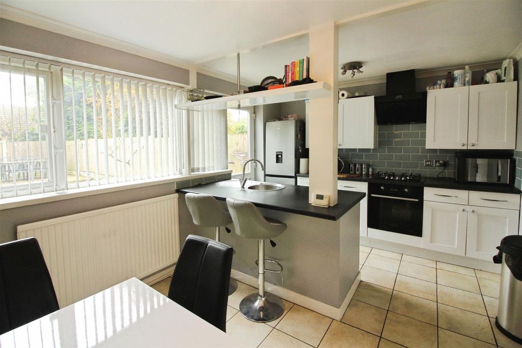 Property photo 3 of 11 Kitchen/Diner
