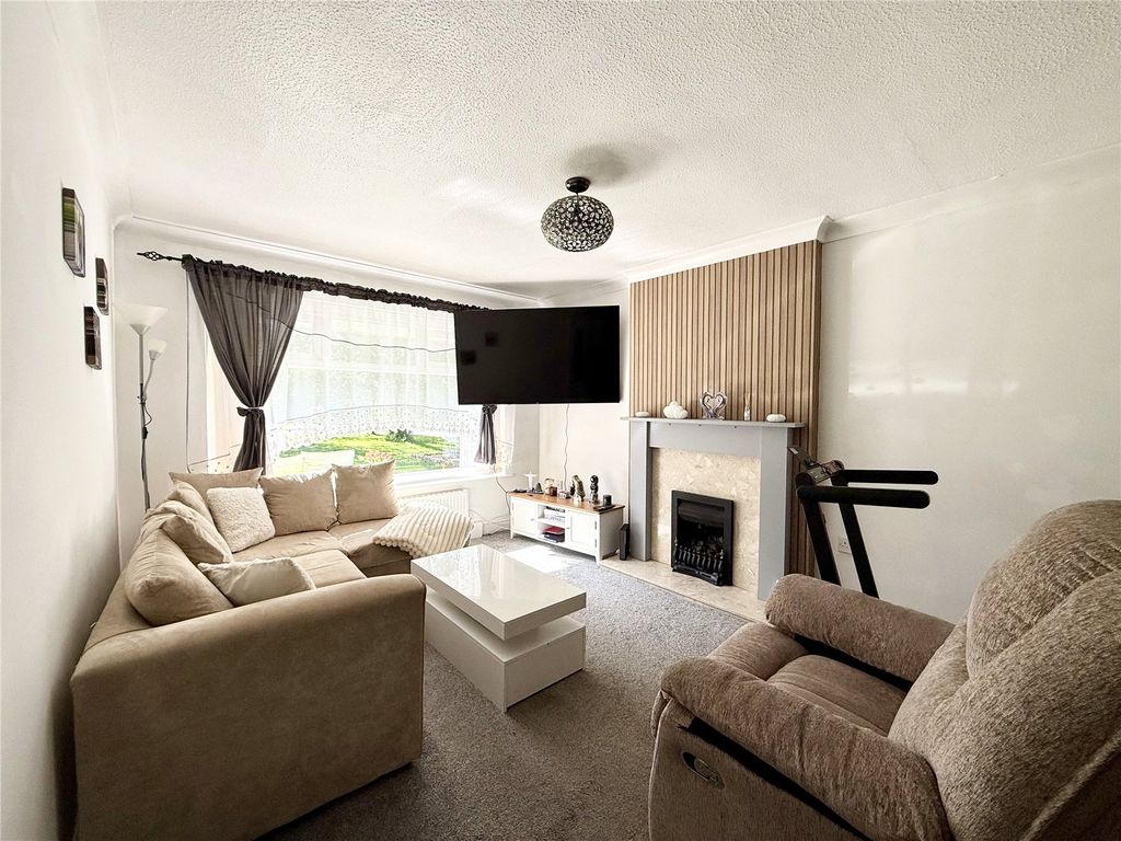 Property photo 3 of 17 Picture No. 24