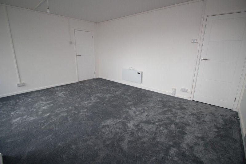 Property photo 3 of 9 Lounge