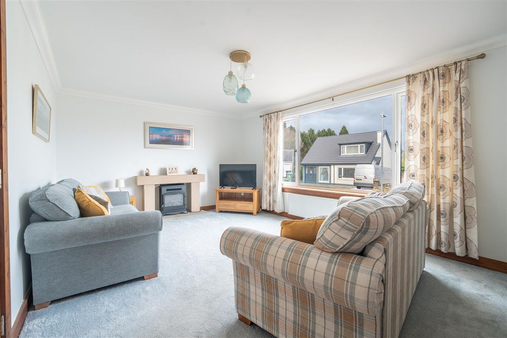 Property photo 3 of 24 Lounge.Jpg