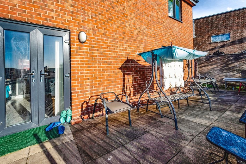 Property photo 2 of 18 Pbox-Img.Jpg