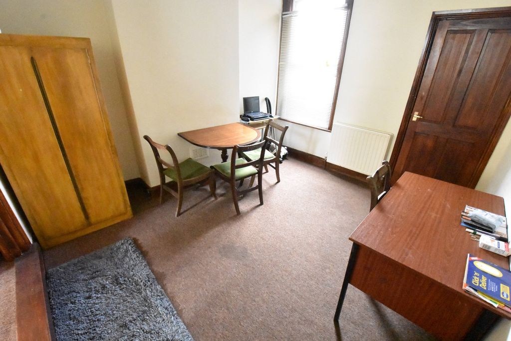 Property photo 3 of 10 4467294
