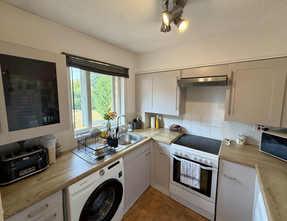 Property photo 2 of 6 1