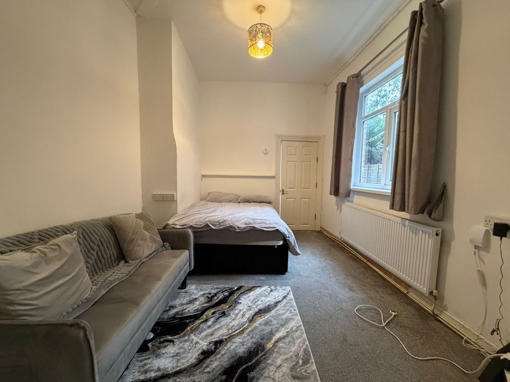 Property photo 2 of 8 Image