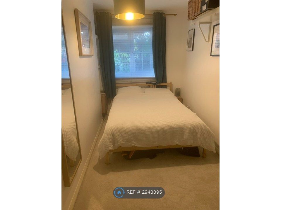 Property photo 3 of 6 Master Bedroom