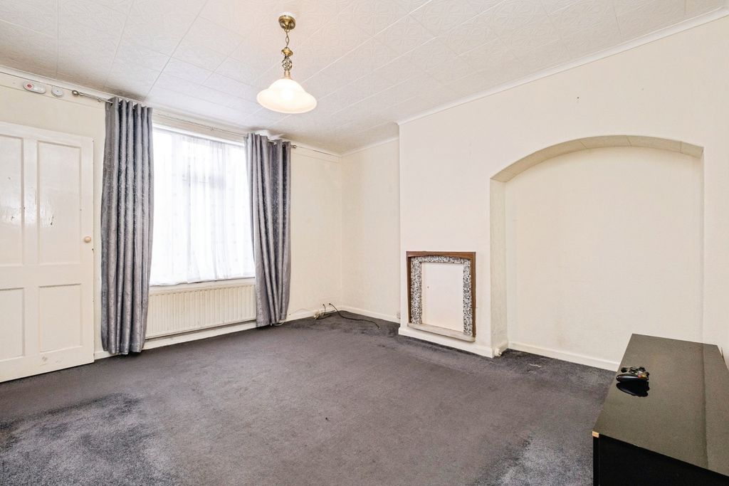 Property photo 3 of 20 Pbox-Img.Jpg