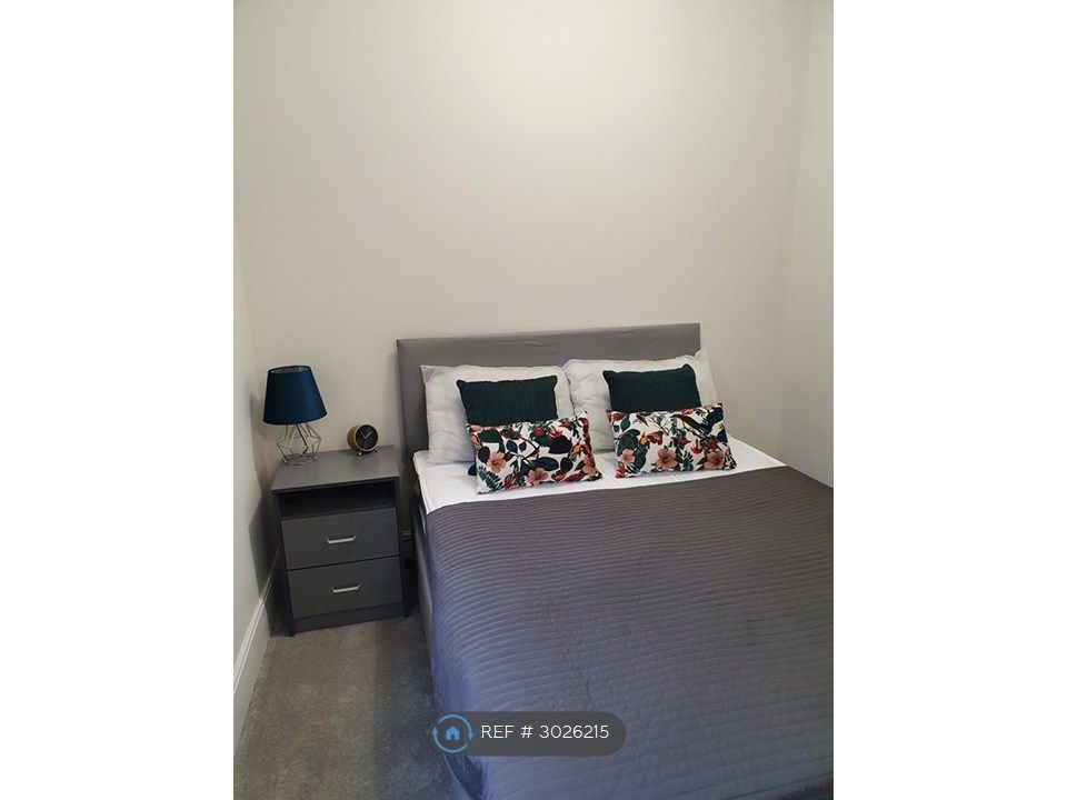 Property photo 2 of 19 Room 6