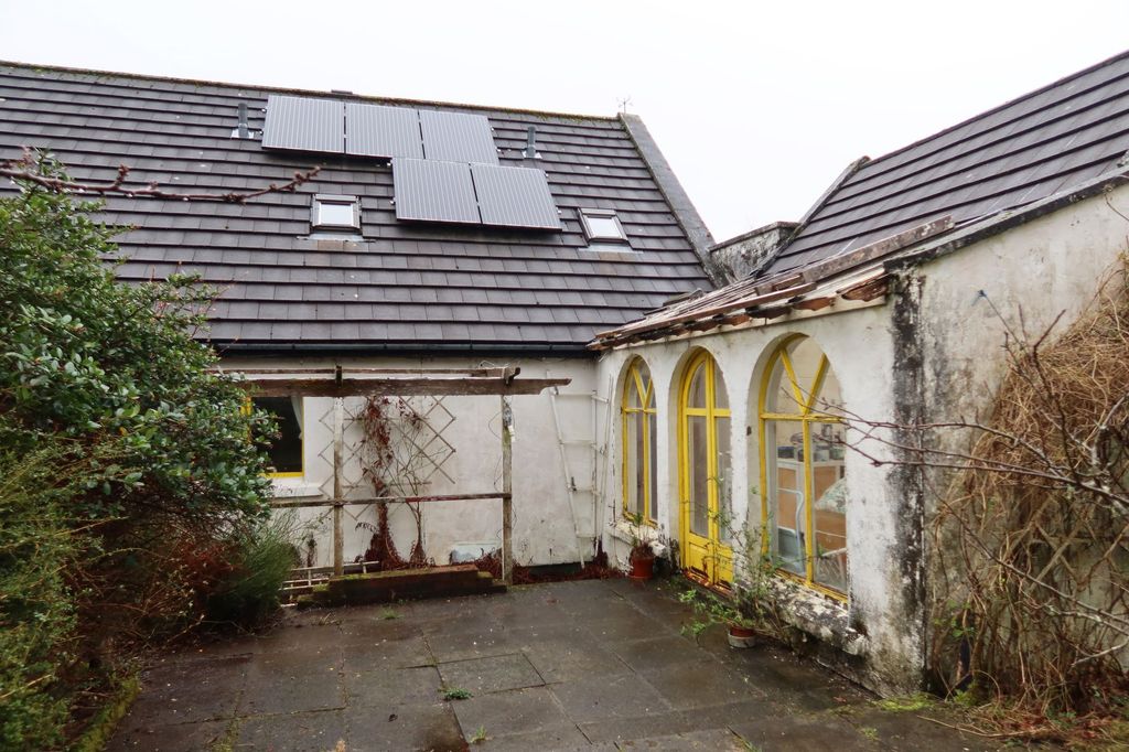 Property photo 3 of 64