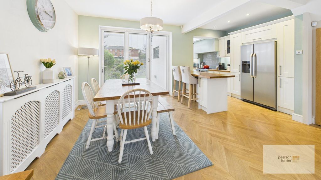 Property photo 3 of 14 Dining Room