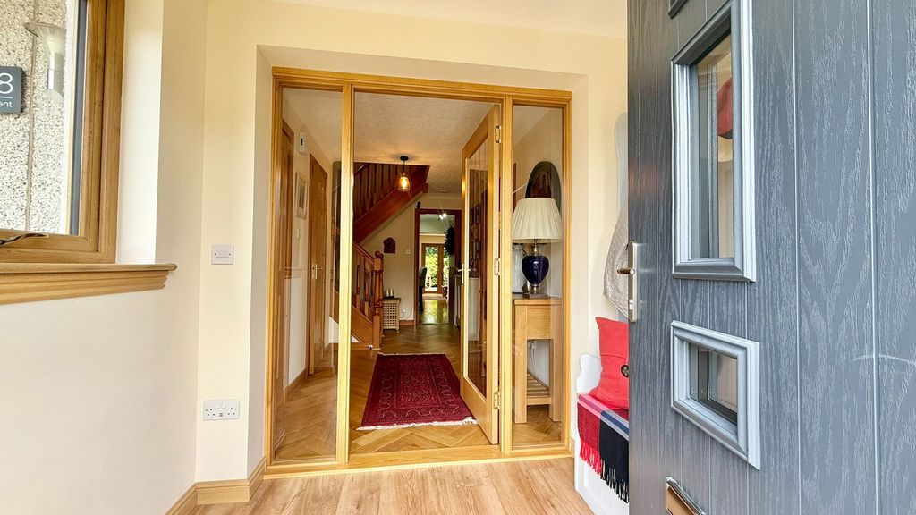 Property photo 2 of 40