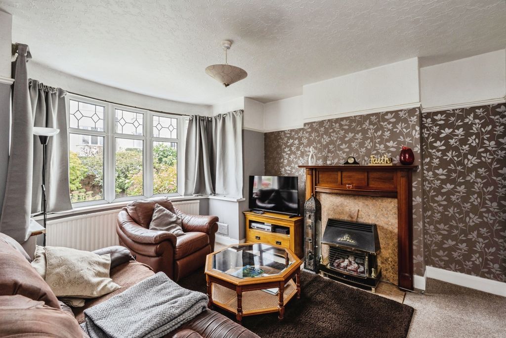 Property photo 3 of 17 Pbox-Img.Jpg