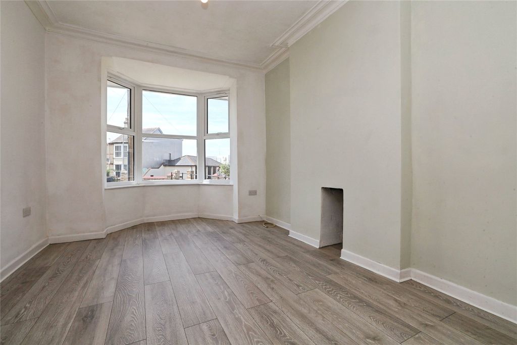 Property photo 2 of 30 Picture No. 07