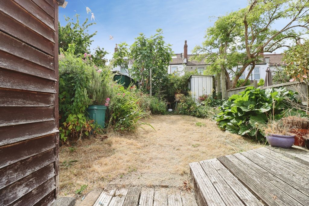 Property photo 2 of 17 Pbox-Img.Jpg