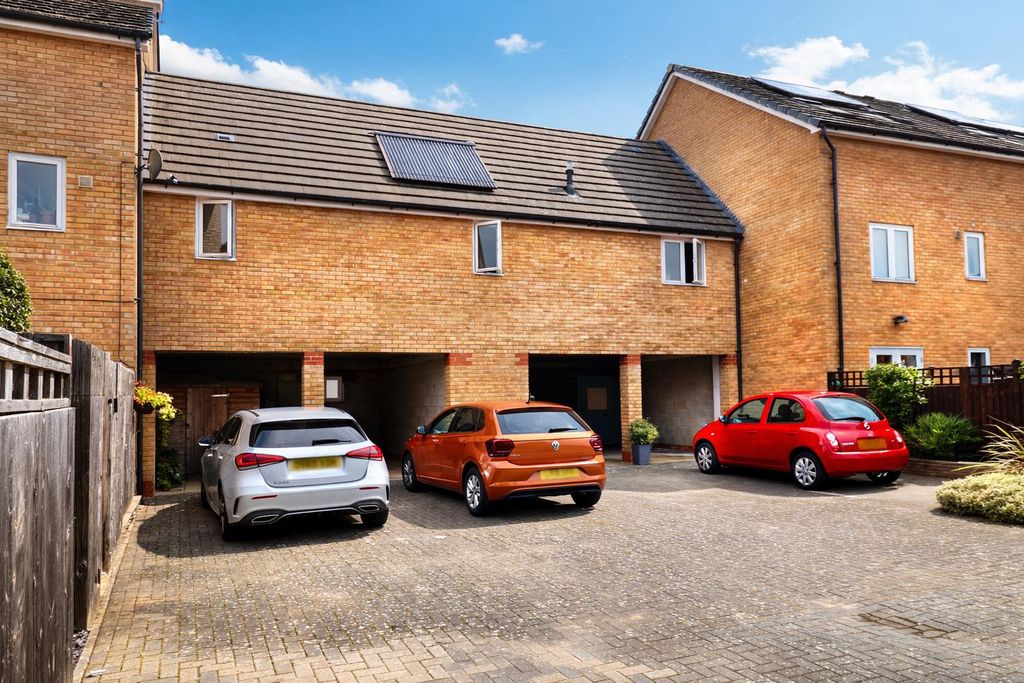 Property photo 2 of 12 9928D3C7-35CC-43D6-B275-D57478002F9B.Png