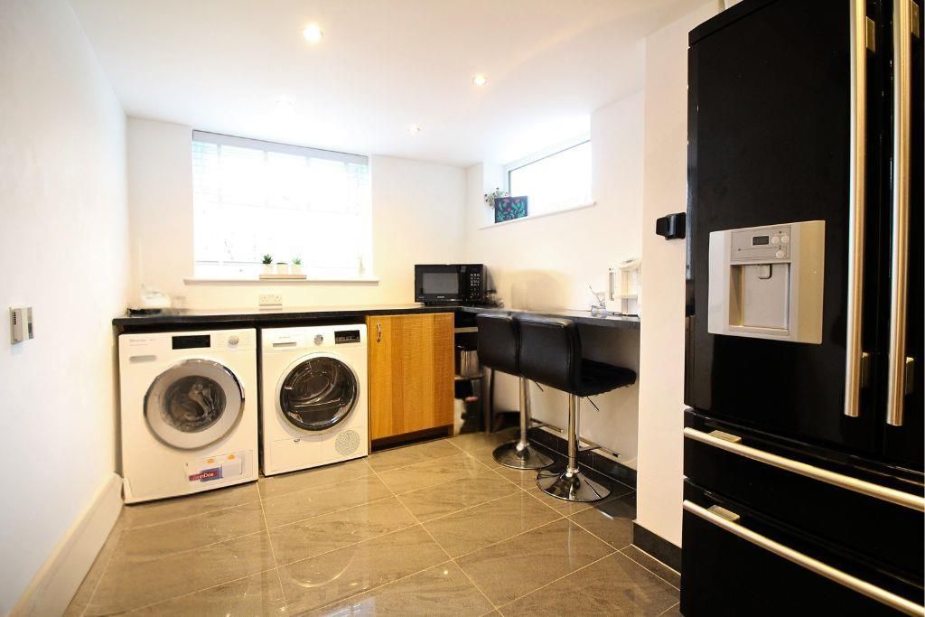Property photo 3 of 22 Untitled Design (47).Jpg