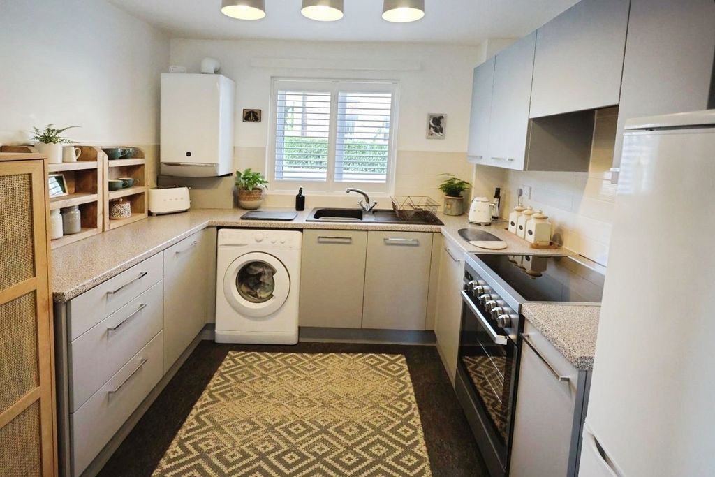Property photo 3 of 9 Pbox-Img.Jpg