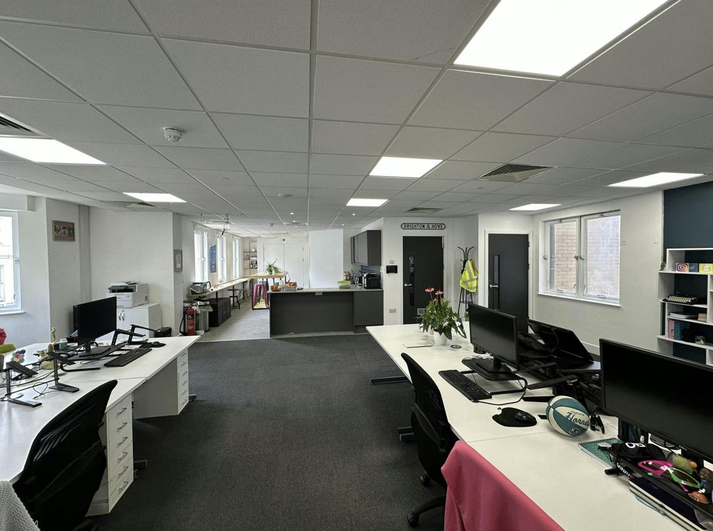 Property photo 3 of 5 Castle Square