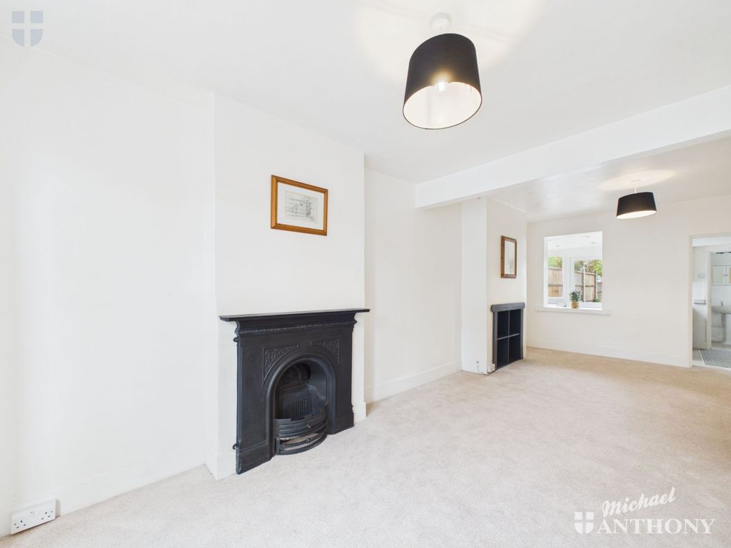 Property photo 2 of 17 Cam03218G0-Pr1155-Still003