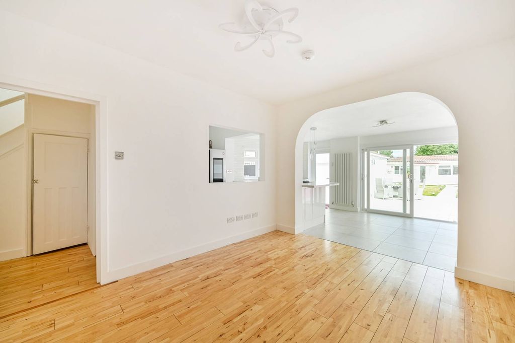 Property photo 3 of 15