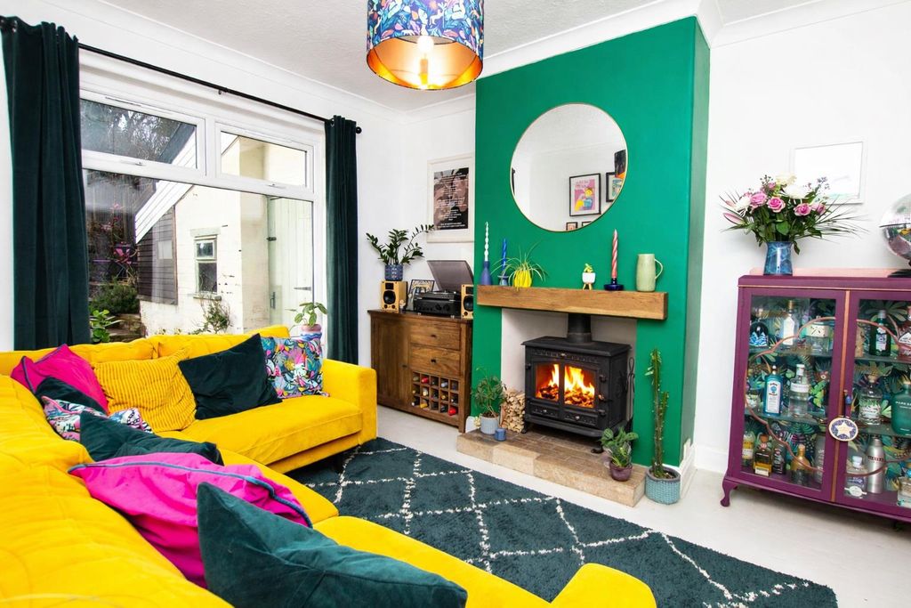 Property photo 1 of 25