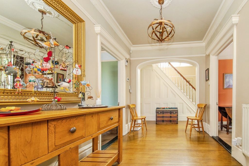 Property photo 2 of 25 Pbox-Img.Jpg