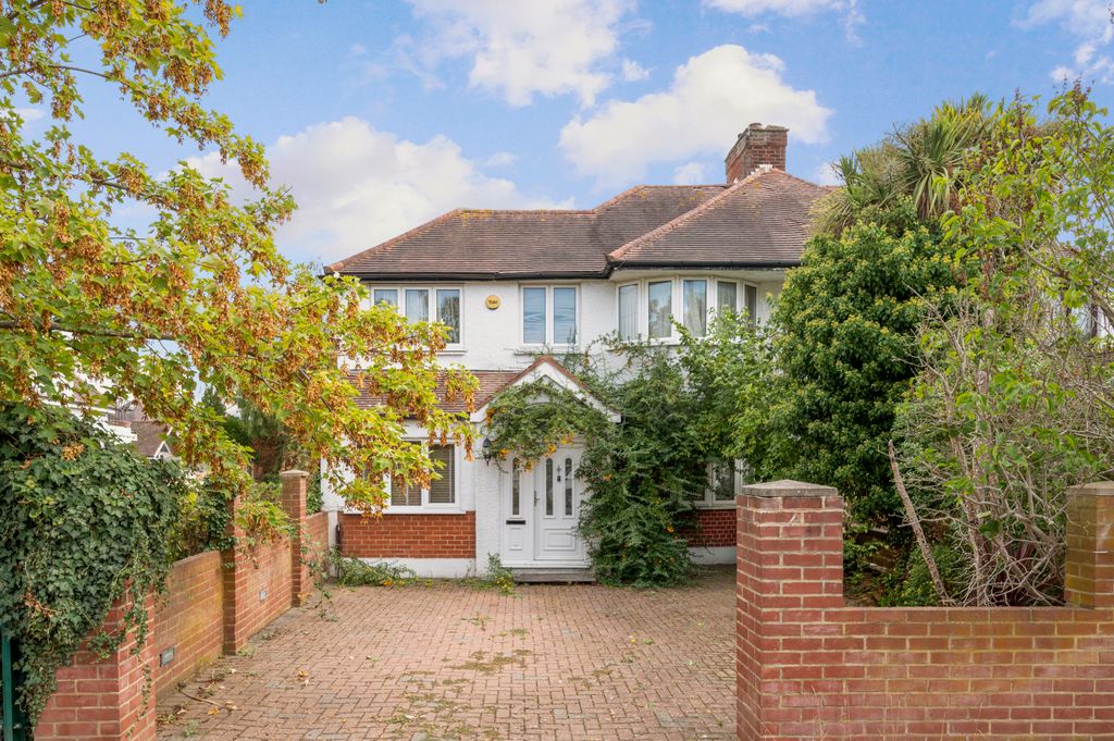 Property photo 1 of 15 Picture No. 02
