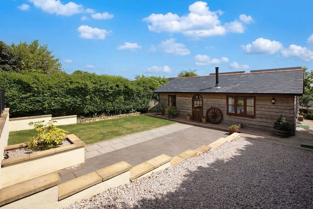 Property photo 2 of 37