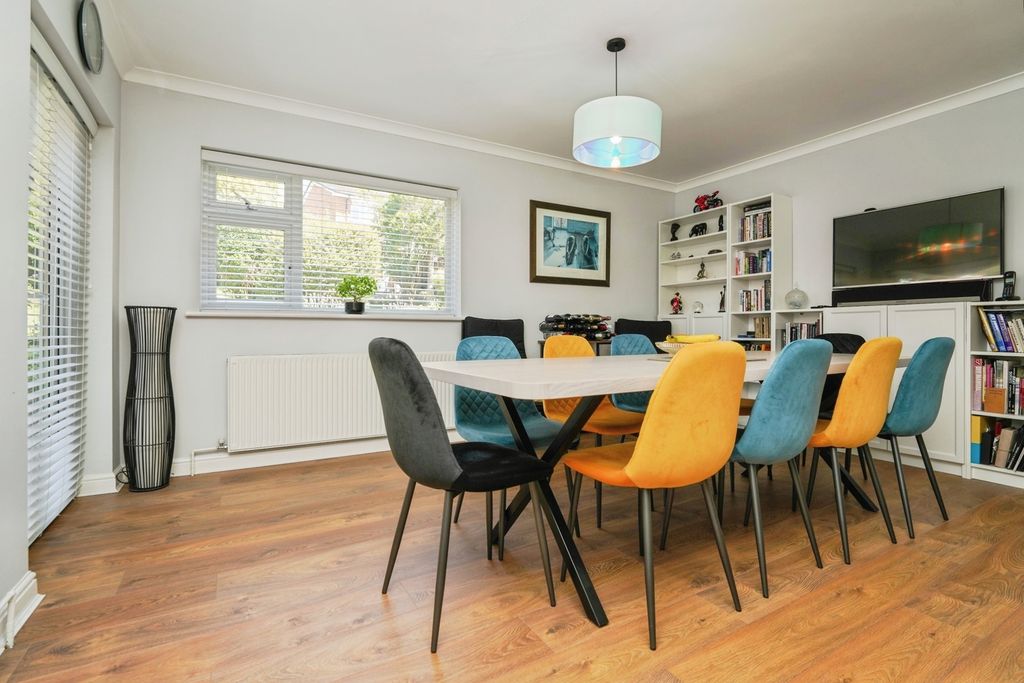 Property photo 3 of 17 Dining Room