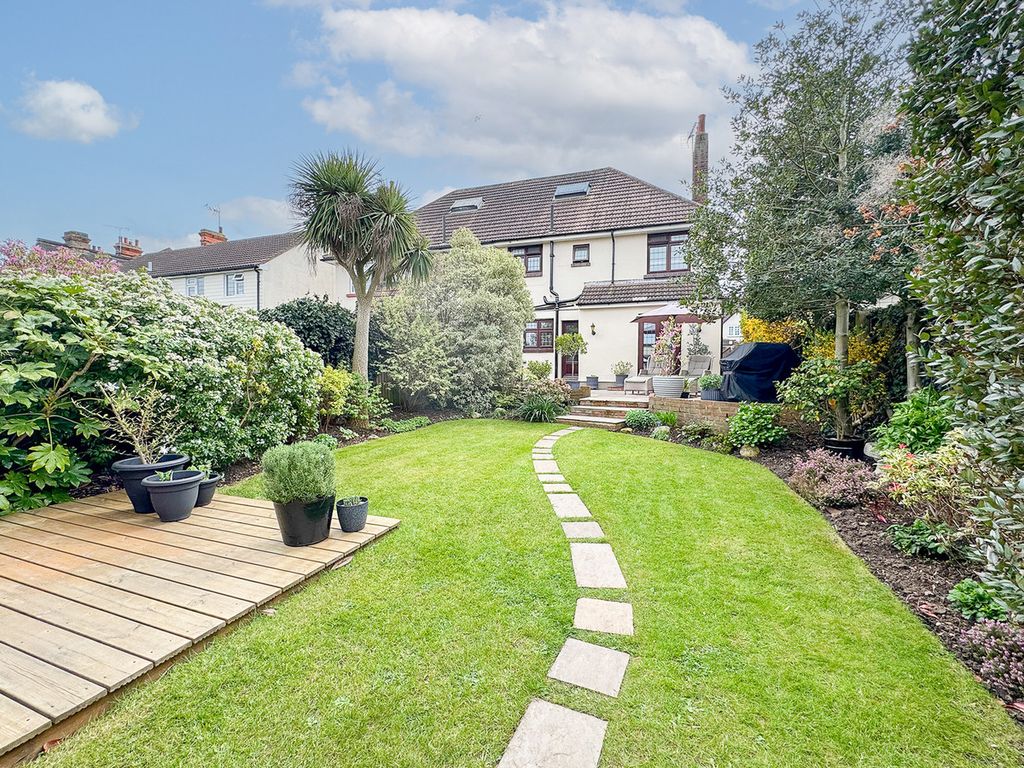 Property photo 2 of 26