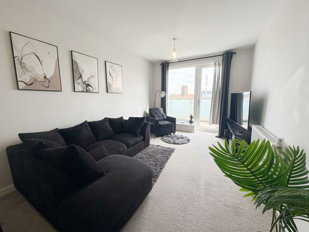 Property photo 3 of 11