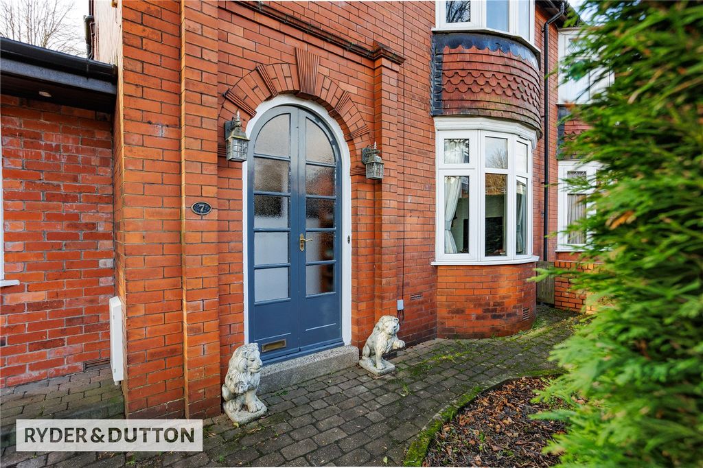 Property photo 3 of 25 External