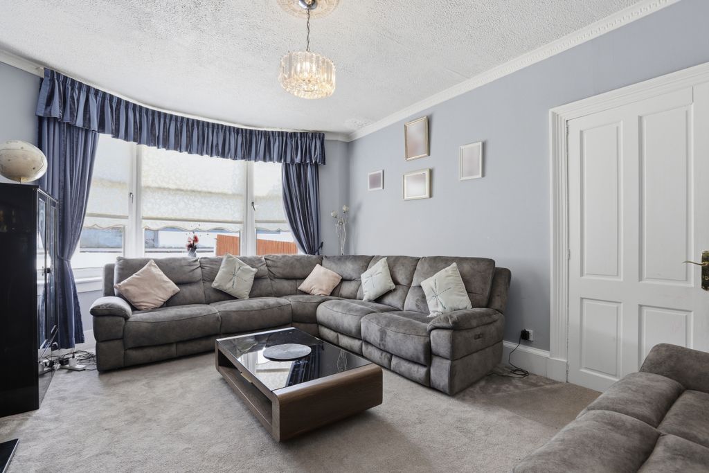 Property photo 3 of 32