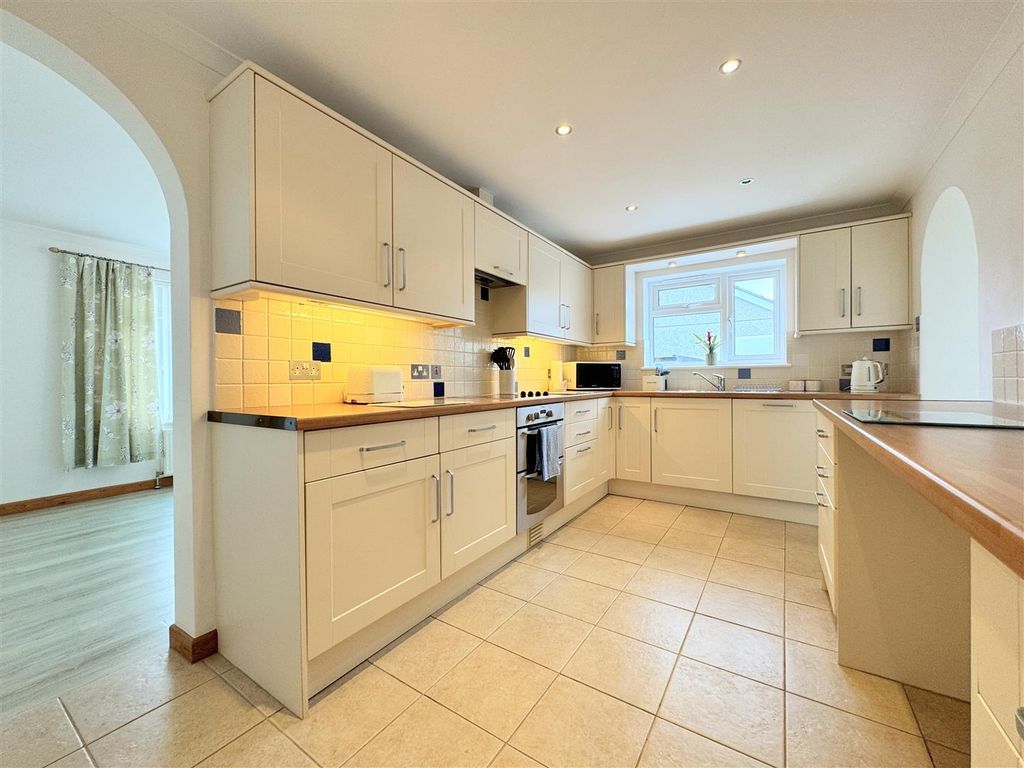 Property photo 2 of 29 Kitchen