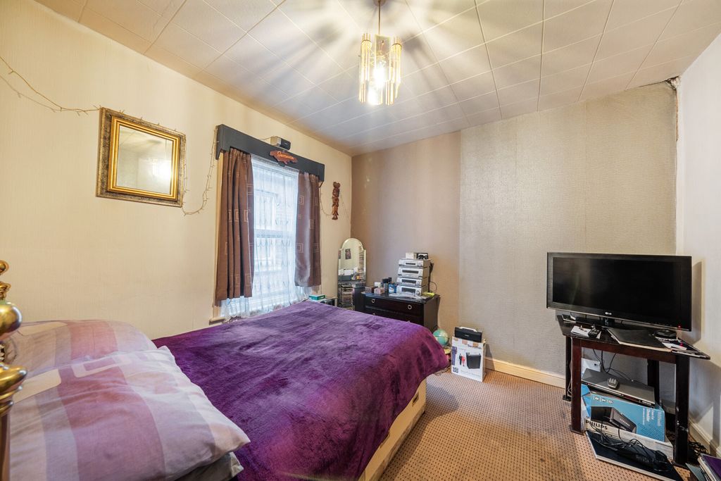 Property photo 3 of 12 1417517-7-6997455...