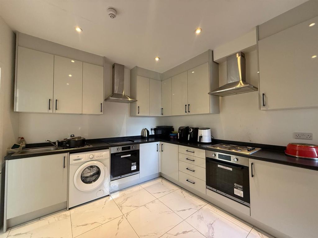 Property photo 3 of 7 Castle Street Kitchen Pic 2.Jpg