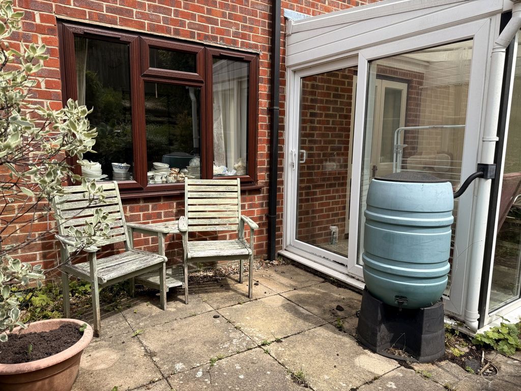 Property photo 2 of 17 Garden