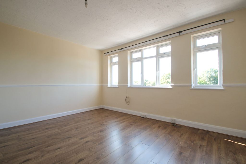 Property photo 2 of 6 Gallery