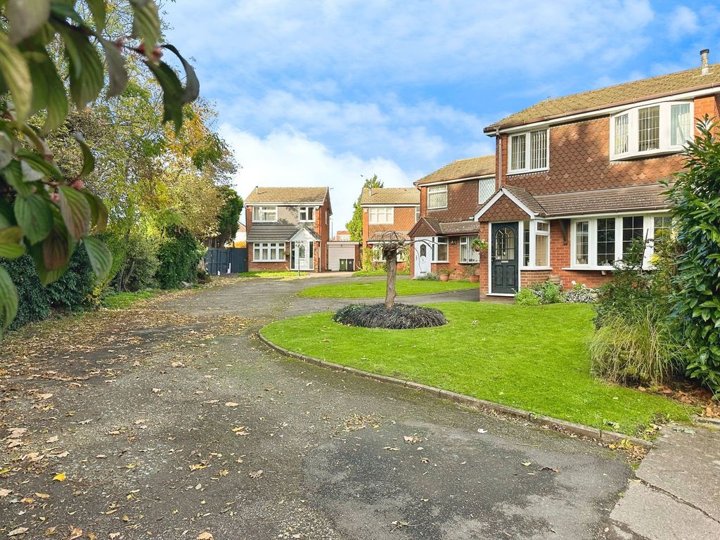 Property photo 2 of 25