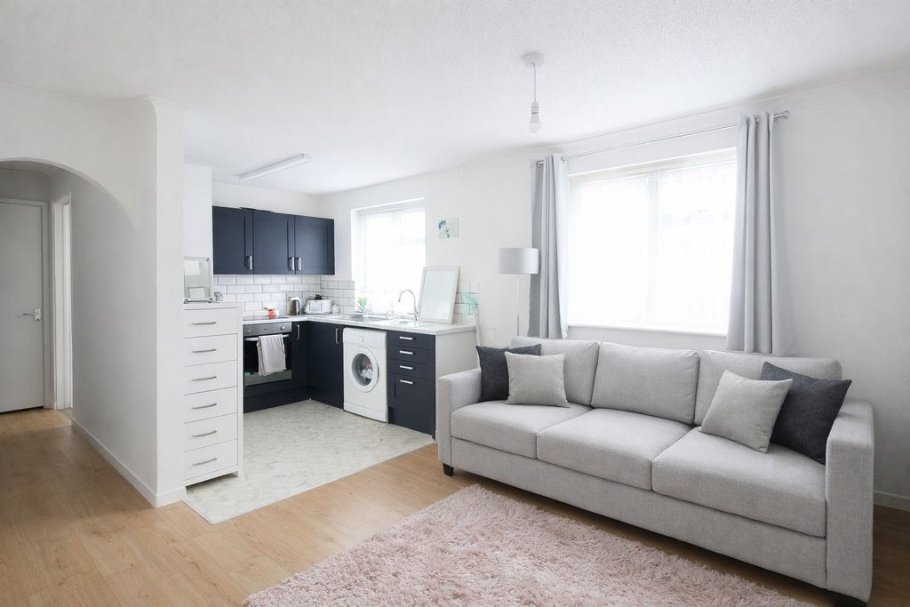 Property photo 1 of 6