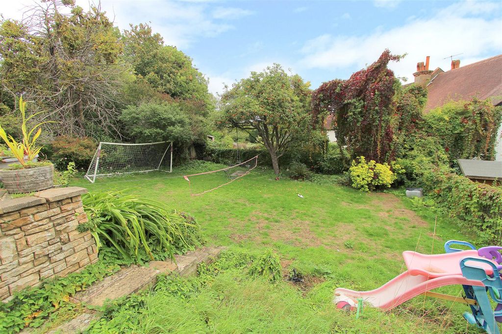 Property photo 2 of 15 Garden-B.Jpg